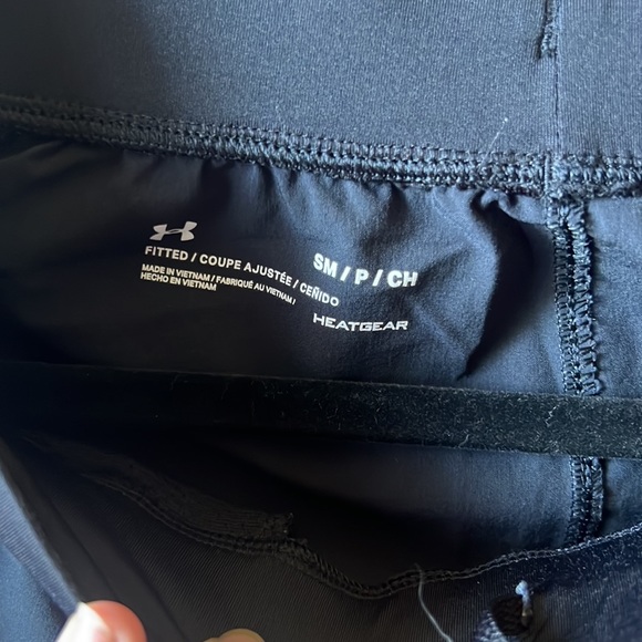 Like new under armor, sport pants, size small men’s - Picture 4 of 4